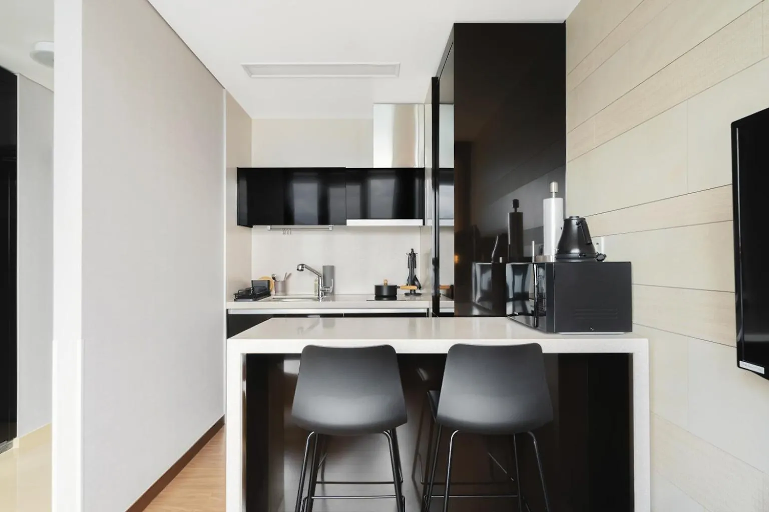Urbanstay Haeundae Station Busan Apartment